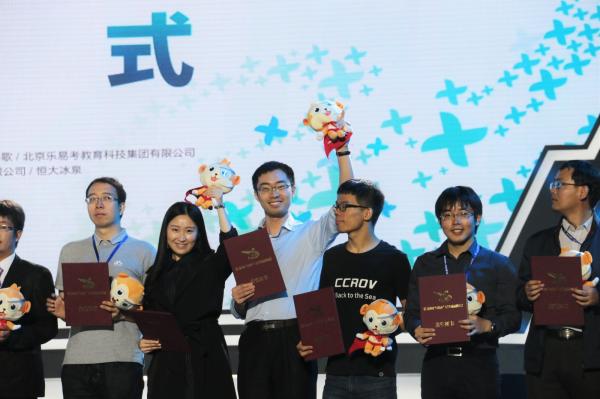 朱晓章.jpg 朱晓章.jpg
